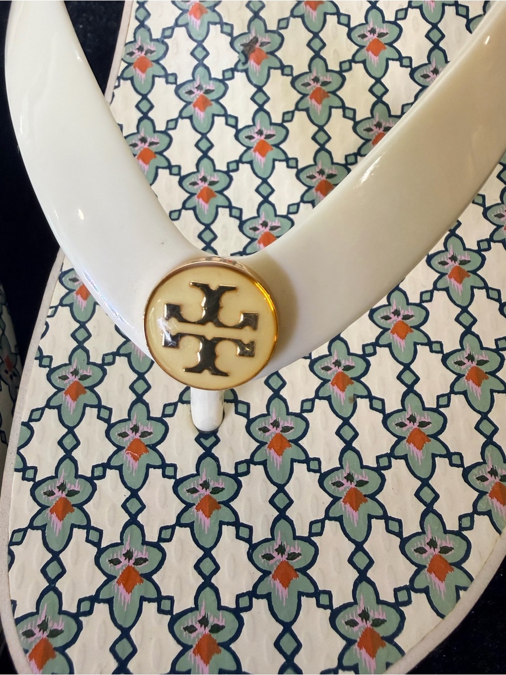 Tory Burch Cream Logo Patterned Flip-Flop Sandals - Picture 2 of 5